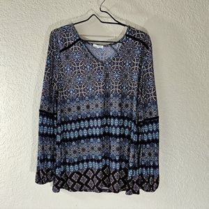 Ava & James Geometric Pattern V-neck Blouse